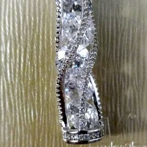 7 carat Twisted long Bella Luce Pendant